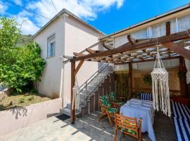 Adamou Family House, hotel in Prinos