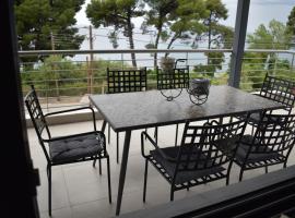 Mathesi apartment Sea front, hotelli kohteessa Elia