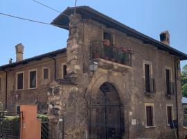 Caldora Apartment, hôtel à LʼAquila