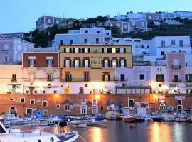 Al Mari Suites