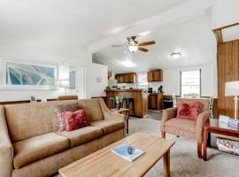 Gamecock Roost- 15mins to Downtown- Back unit, holiday home in Columbia