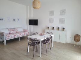 Appartamento Eleni 50m Spiaggia & Shopping, hotell i Lido Marini