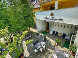 Hotel Magnólia, hotel v destinaci Balatonszepezd
