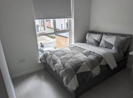 New House, Private Rooms in a Peaceful Neighborhood – hotel w pobliżu miejsca Lucan Golf Club w Dublinie