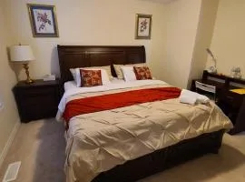 Beautiful Master Bedroom, TV, Wi-fi, Laundry, Parking