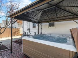Parma Home w/ Hot Tub and Arcade room!, hotel di Parma