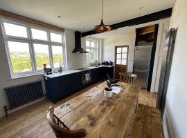 Stylish Unique 3 Bedroom House Hastings, Hotel in Hastings