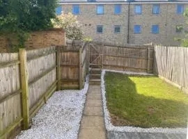 Warm & Homely Milton Rd House w Big Garden, High Speed WIFI & Free Parking