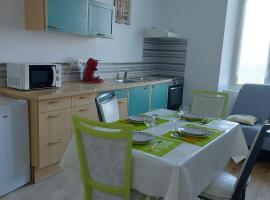 Charmant appartement proche Carcassonne, hotel v destinaci Montgradail