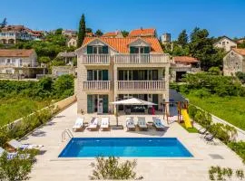 Villa Janie with a pool for up to 16 people