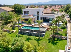 Villa d’exception avec piscine à débordement - vue panoramique, מלון עם חניה בSaint-Nazaire