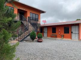 Cabañas Guadalupe Volcán, hotel i Volcán