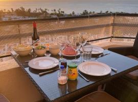 Cozy ocean and La Gomera view appartment – hotel przyjazny zwierzętom w Playa de las Americas