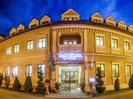 Hotel Slavia、Salontaのラグジュアリーホテル