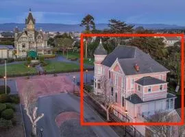 Pinc Lady Mansion