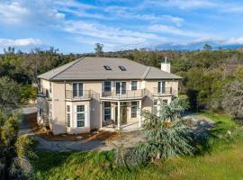 Yosemite South Presidential Mansion, villa in Coarsegold