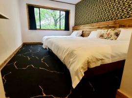 The Brueys Lodge Tangram Madarao, hótel í Shinano