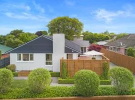 Family-Friendly, Home & Garden, 4BR, by Airport, Free Parking