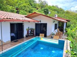Casa Namaste del Pacifico - Luxury Villa, cabaña o casa de campo en Playa Santa Teresa