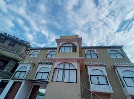 ์ฟฐ๋ฐ๊ฐ๋ฅด์ ์์นํ ํธํ
Jaigarh Palace Kumbhalgarh