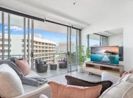 Luxury 1BR Apartment @ Harbour Lights Cairns