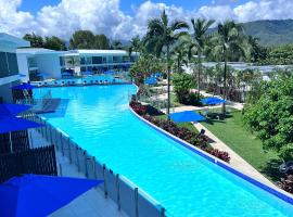 Pool Resort Port Douglas, hotel near Rainforest Habitat Wildlife Sanctuary, Port Douglas