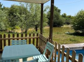 Bungalow à l'asinerie, hotel met parkeren in Jau-Dignac-et-Loirac