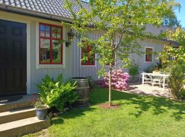 B&B Olsegården โรงแรมโรแมนติกในTvååker