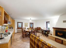 Alla Meridiana, hotel with parking in Bard