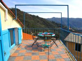 The Cinque Terre nest, with terrace and view, hotelli kohteessa Montale