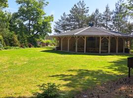 Domek Leśny bungalow, hotel em Rudawica