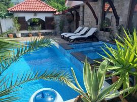Stariya oreh pool & garden, hotel in Vidin