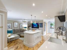 Luxurious Brighton Apartment with Hot Tub، بيت عطلات شاطئي في برايتون أند هوف