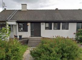 Hel rymlig villa uthyres, alojamento para férias em Skärblacka