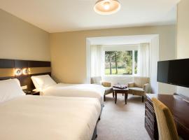 The Glendalough Hotel, hotel em Laragh