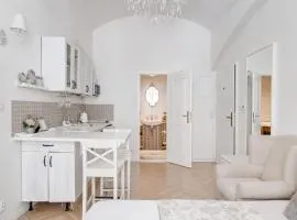 Apartments With The Lions