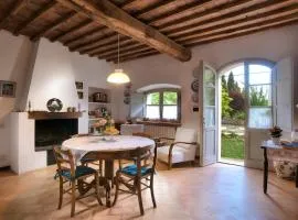 Panoramic Farmhouse in Chiantishire with Parking!