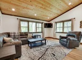 Private Hot Tub Hatfield Vacation Rental!