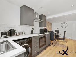 Luxnightzz - Stylish Boutique 1 Bed Apartment, huoneisto kohteessa Gravesend