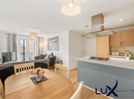 Luxnightzz - Two Bed - Close to North Station and Hospital, departamento en Colchester