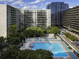 Exclusive condo at Crystal City With Gym