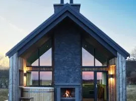 Eco-Lodge with hottub sea view Charleton Estate