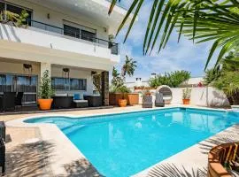 Deluxe 4BDR House W/ Pool by LovelyStay