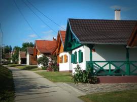 Patohill Vineyard Village, rumah desa di Petrikeresztúr