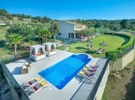 Owl Booking Villa Siquier - Luxury Retreat with Mountain Views, luksushotelli Pollençassa