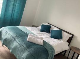 Ideal Location for Work/Fun/Food/Holidays/Gym, semesterhus i Peterborough