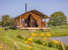 Under the Oak Glamping、ケアフィリのラグジュアリーテント