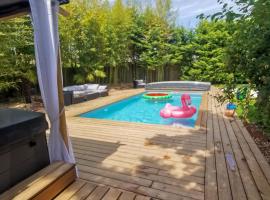 Villa Moya, dependance privée Piscine & Spa, hotel que acepta mascotas en Châteauneuf-sur-Loire