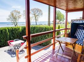 Domki wakacyjne Koral, khách sạn ở Swarzewo