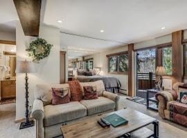 Laurelwood Condominiums 109, vacation home in Snowmass Village